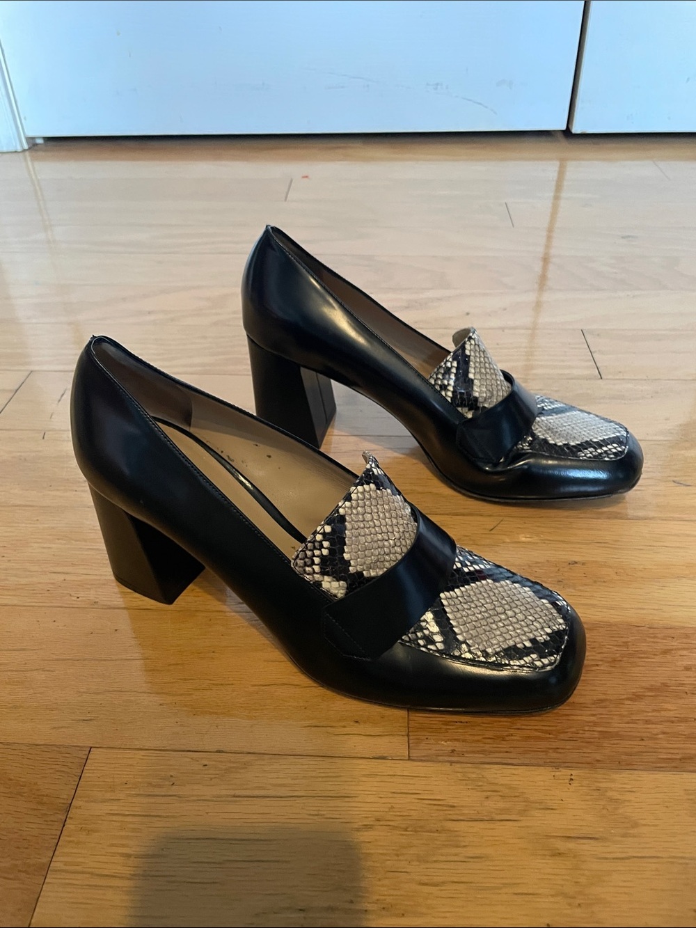 M.Gemi Black Leather Block Heel Loafers with Snake-Print Accent size 40
